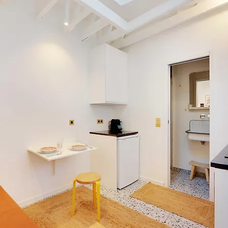 Cosy 2p Close To Sacre-coeur Paris